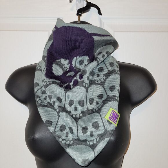 Loop Skull Neck Scarf Gray Gaiter Neck Warmer Knit Fleece Lined Goth Grunge NEW - Picture 1 of 7